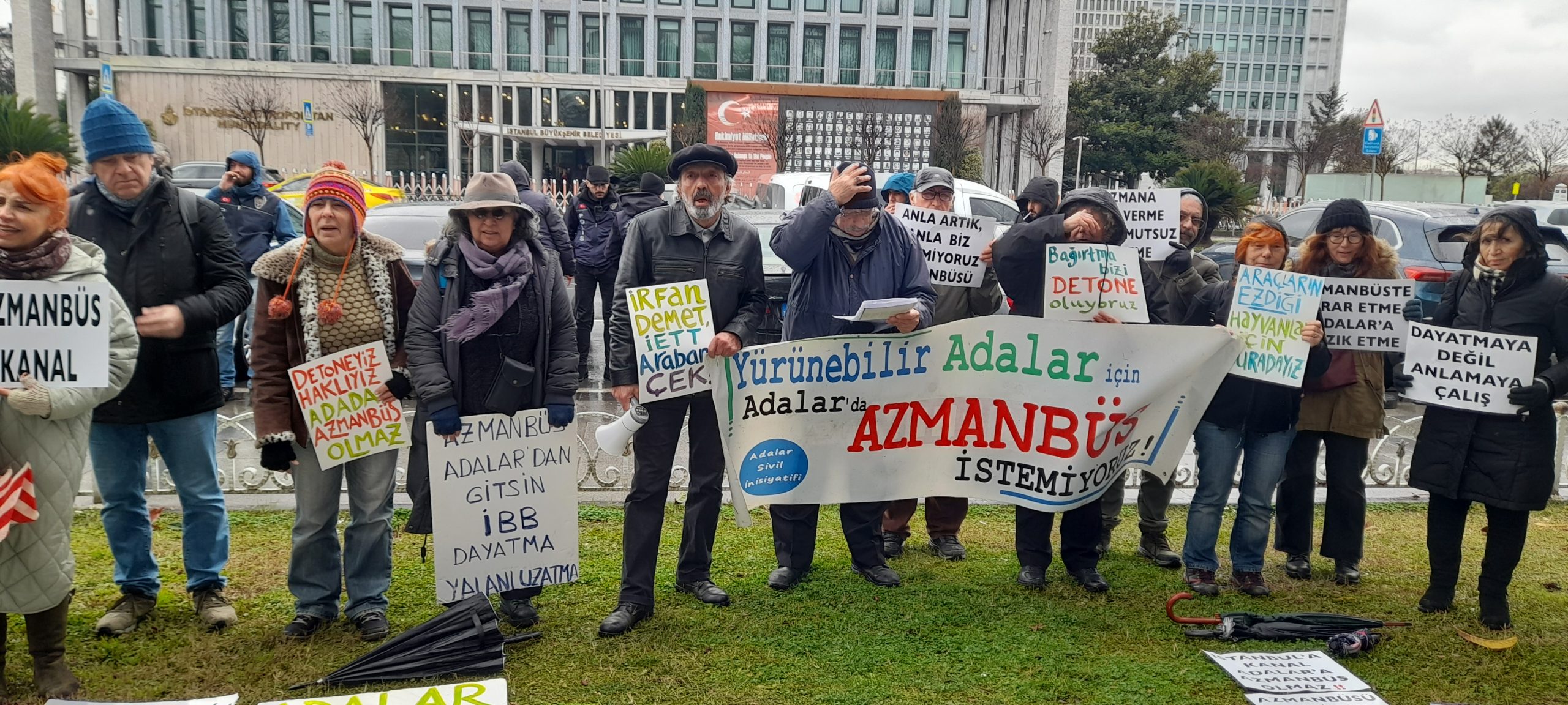 İmamoğlu’nun kapısına 12 bin imza ile dayanıp, eylem yaptılar!