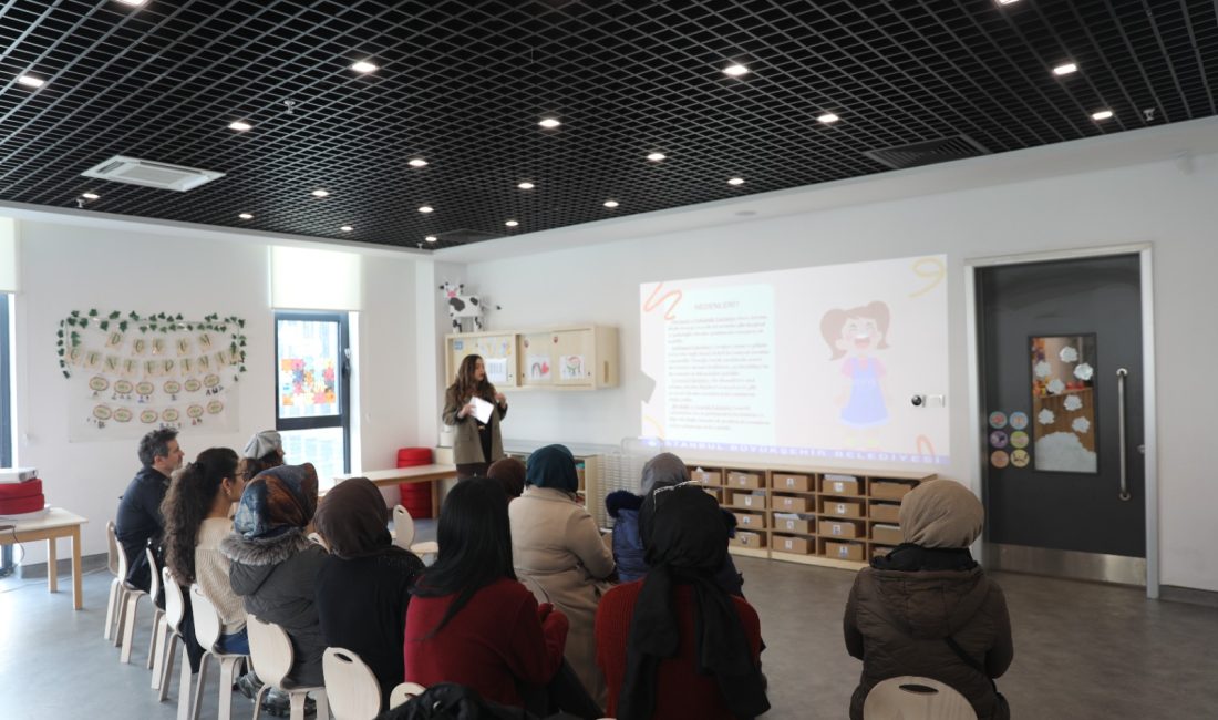 Çocukların değil anne ve babaların okulu açıldı