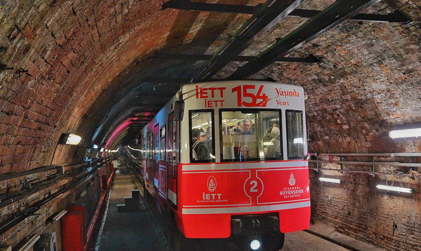 150 ve 111 yaşındaki eski iki İstanbullunun doğum günleri kutlandı